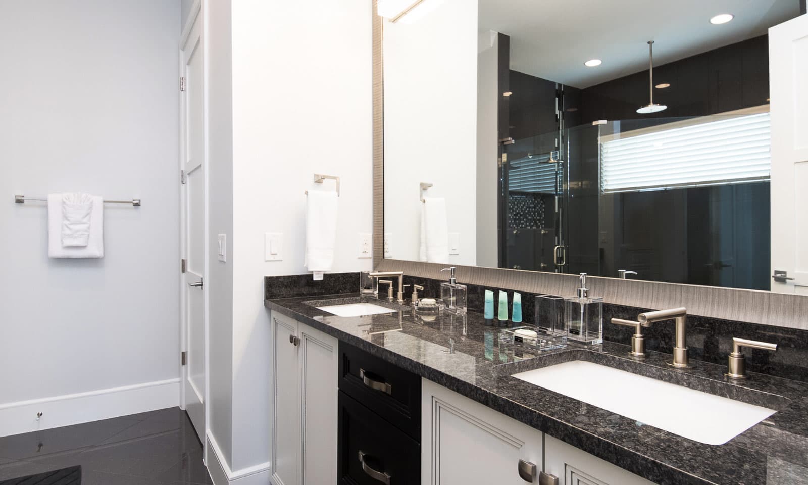 The Outstanding Oasis - Image 14