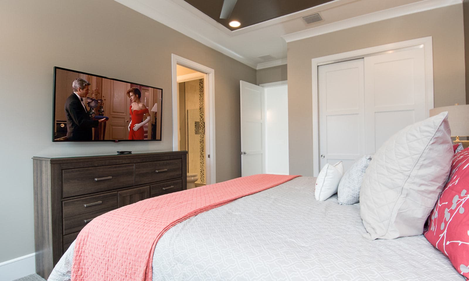 The Outstanding Oasis - Image 20