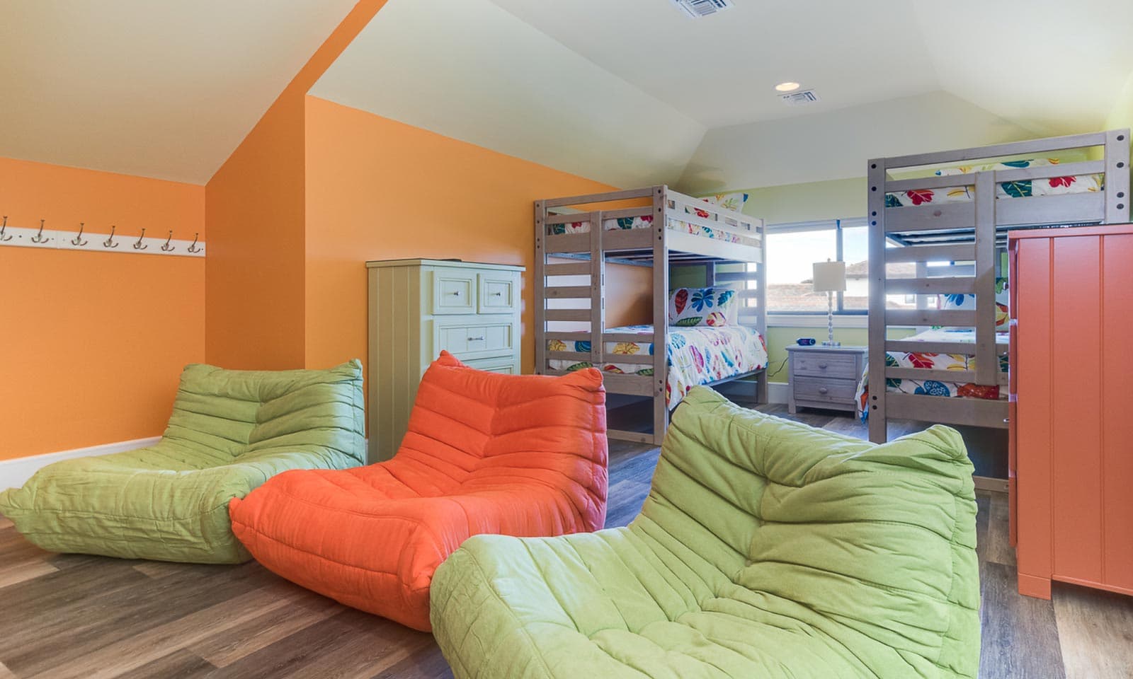 The Outstanding Oasis - Image 37