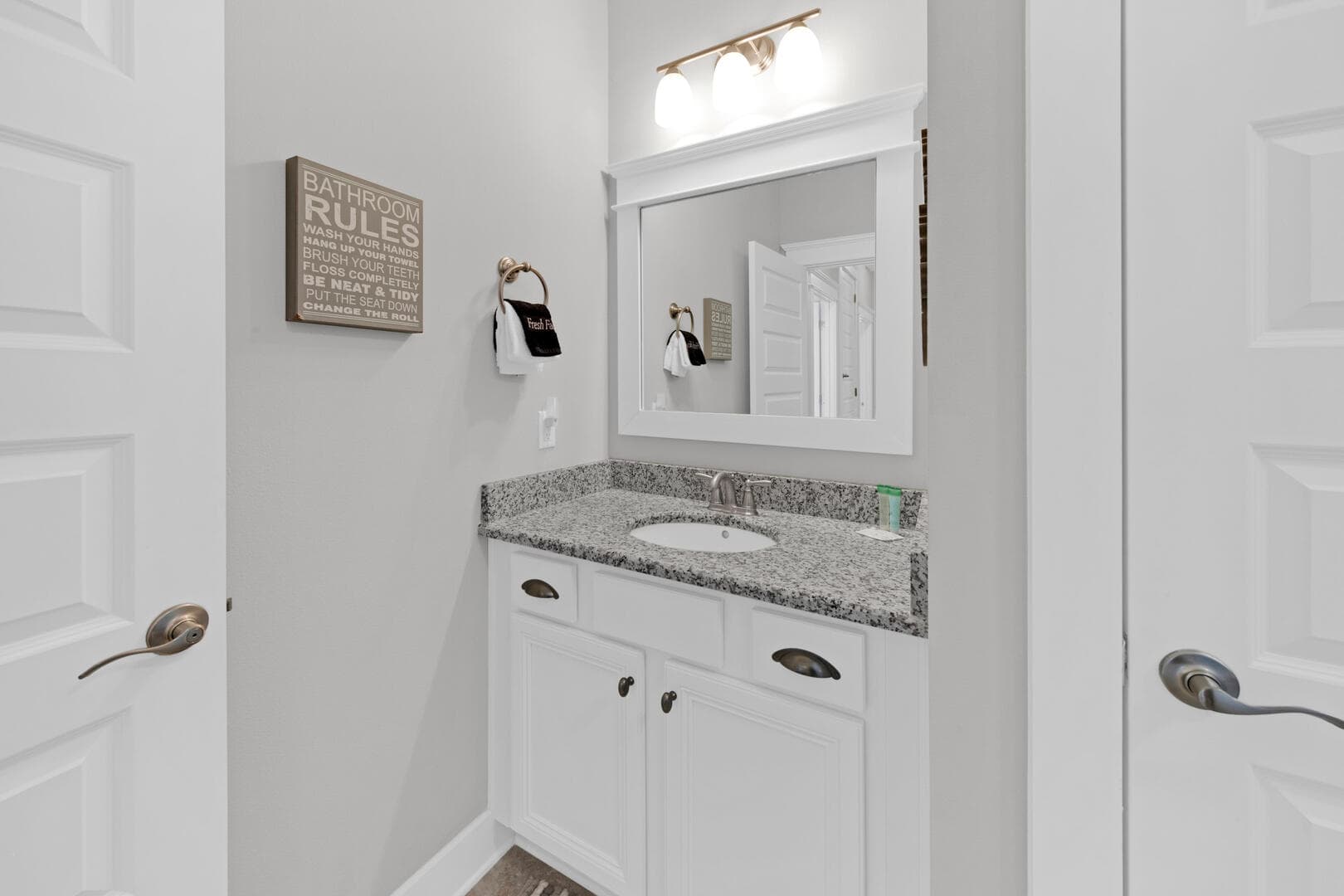 Luna De Soleil - Image 27