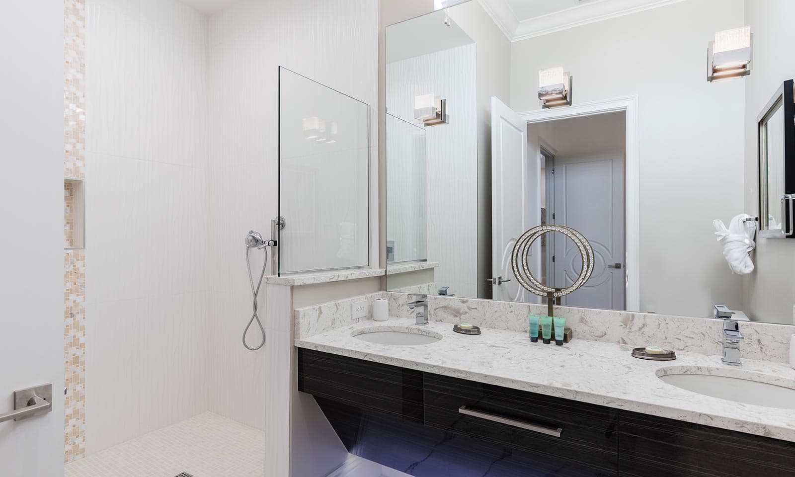 The Stunning Sanctuary - Image 14