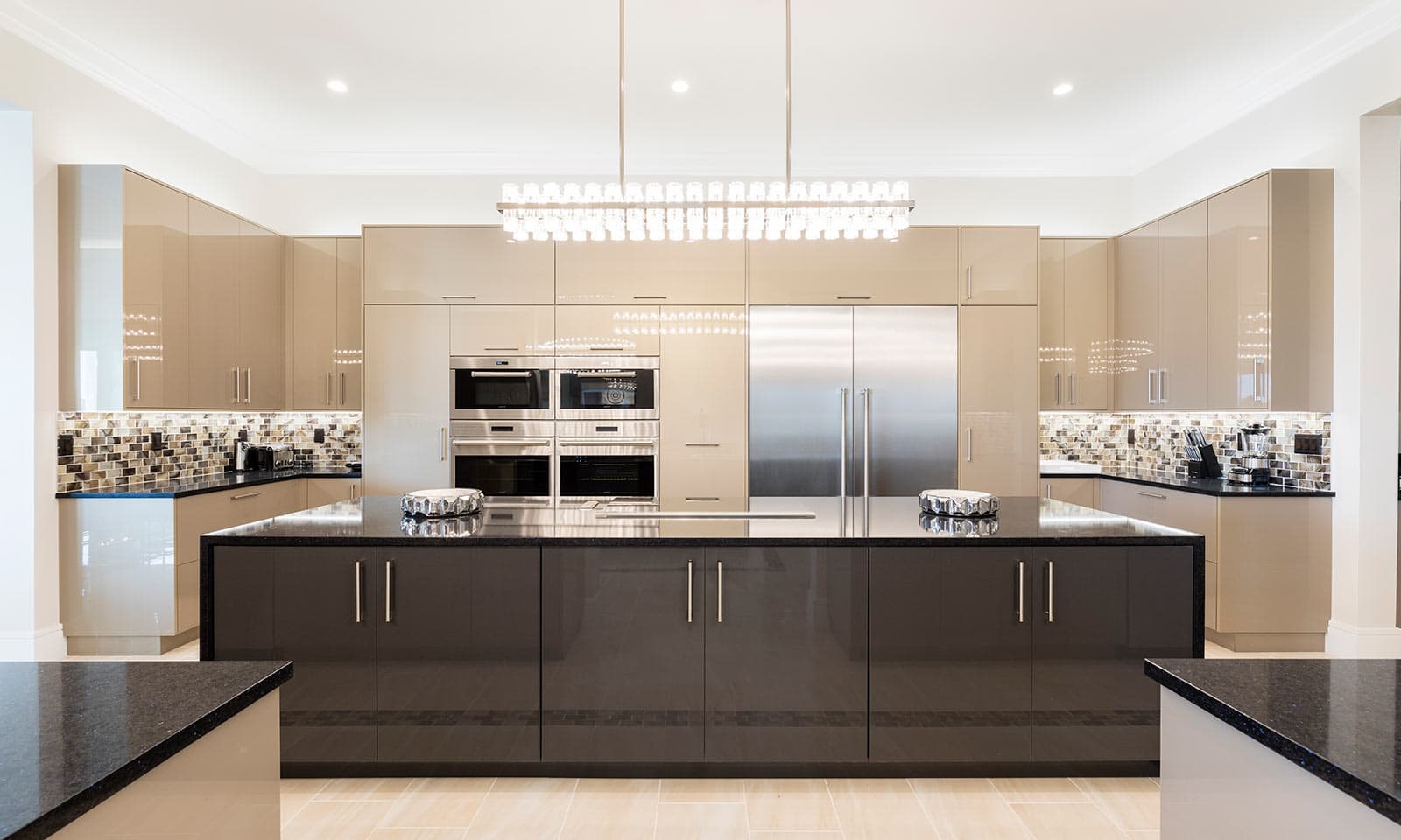 Luxurious Oasis - Image 8