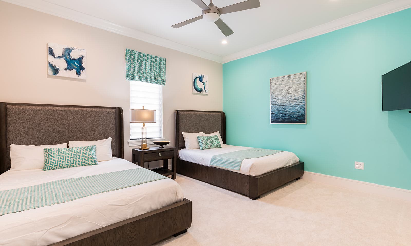 Luxurious Oasis - Image 19