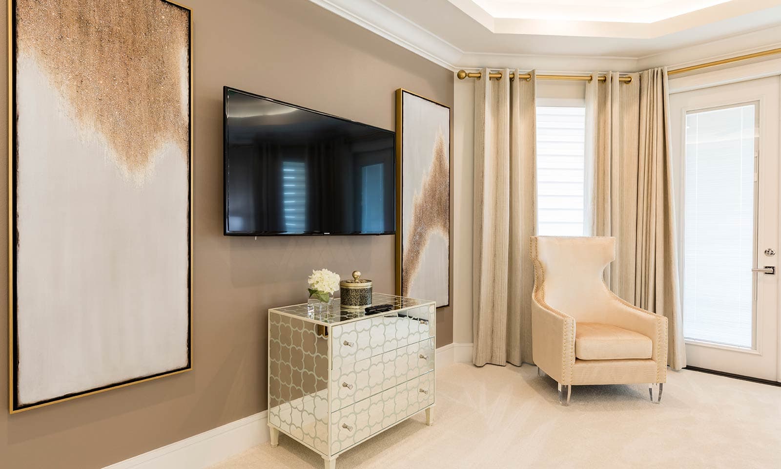 Luxurious Oasis - Image 32