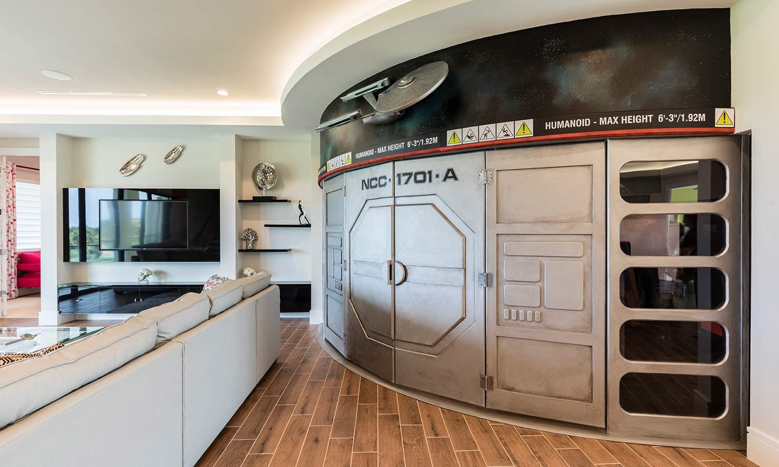 Luxurious Oasis - Image 38