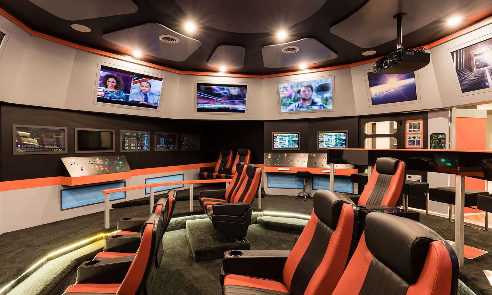 Luxurious Oasis - Image 43