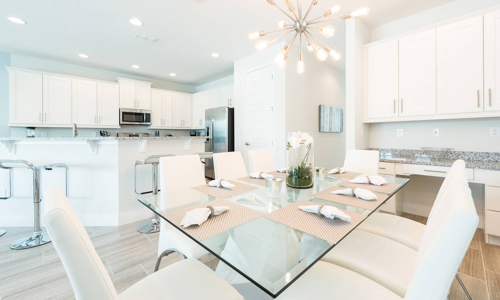 Modern Manse - Image 9