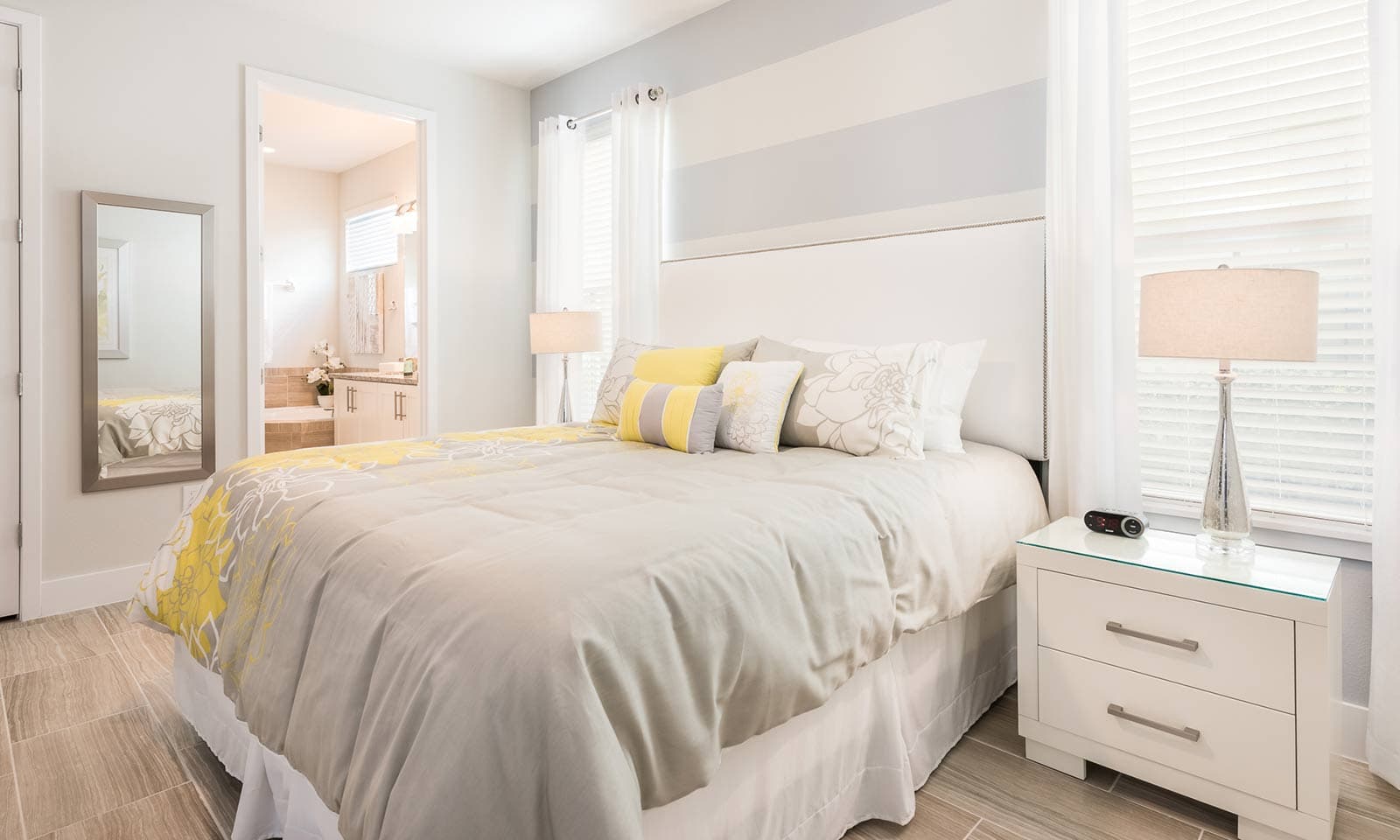 Modern Manse - Image 10