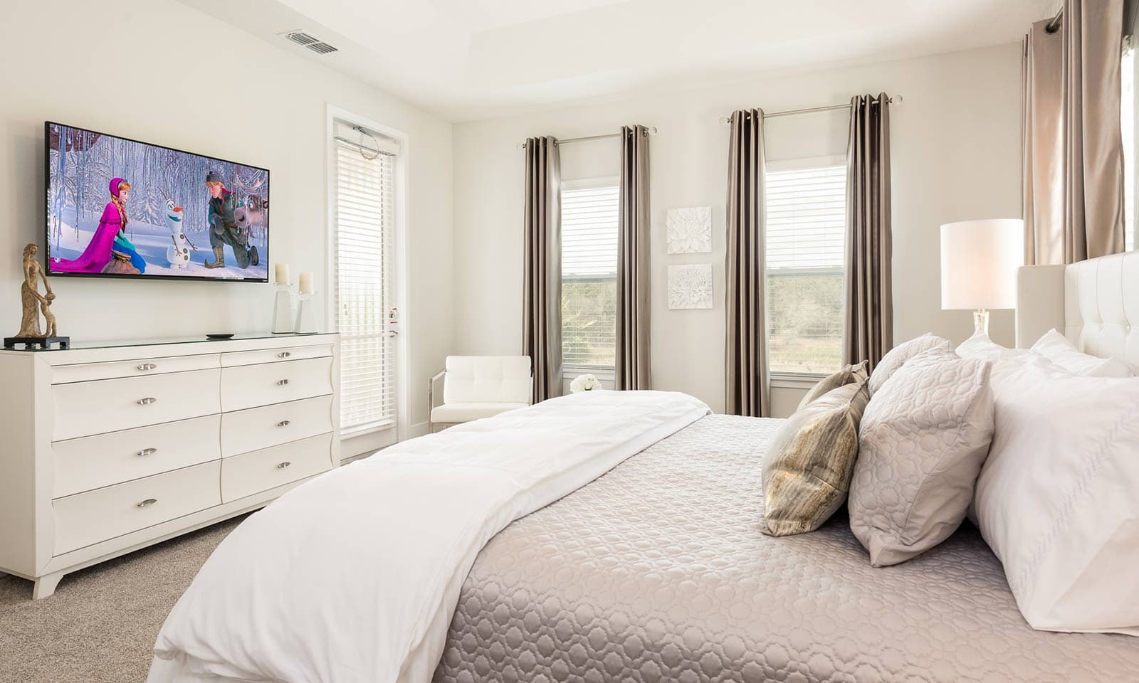 Modern Manse - Image 16