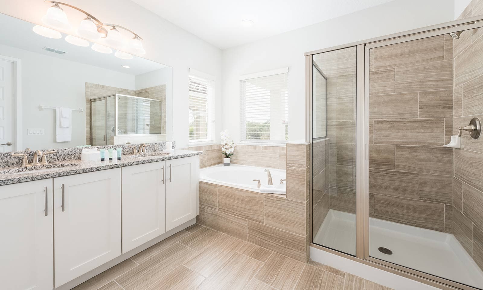 Modern Manse - Image 18