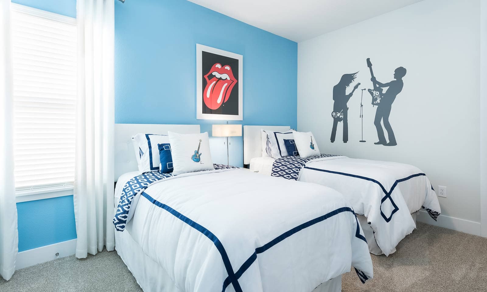 Modern Manse - Image 19