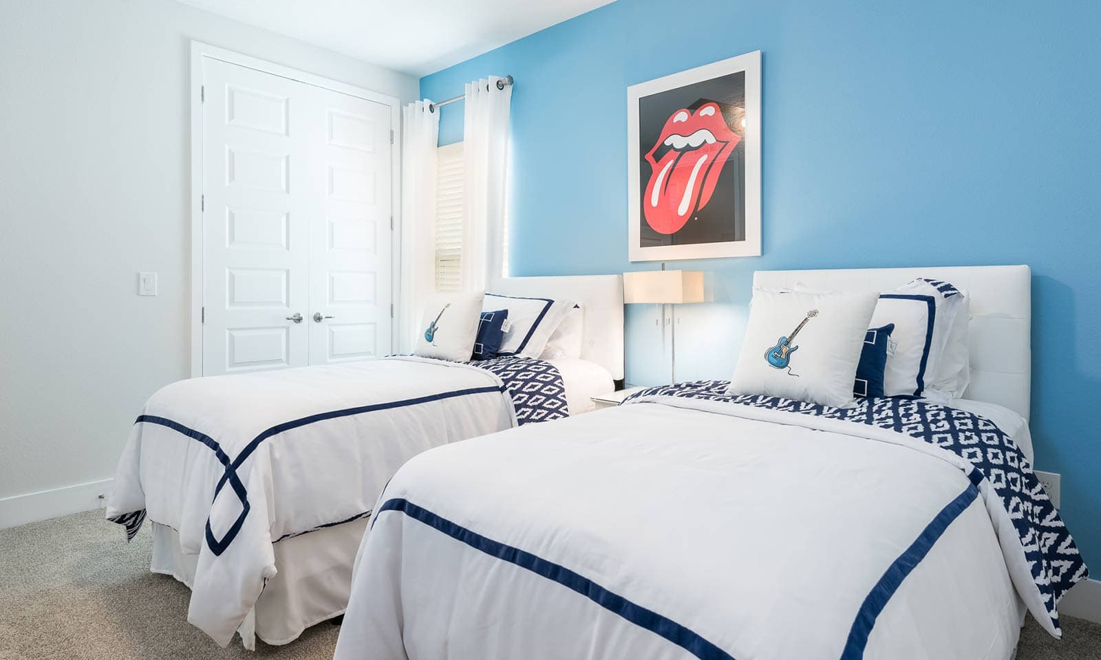 Modern Manse - Image 21