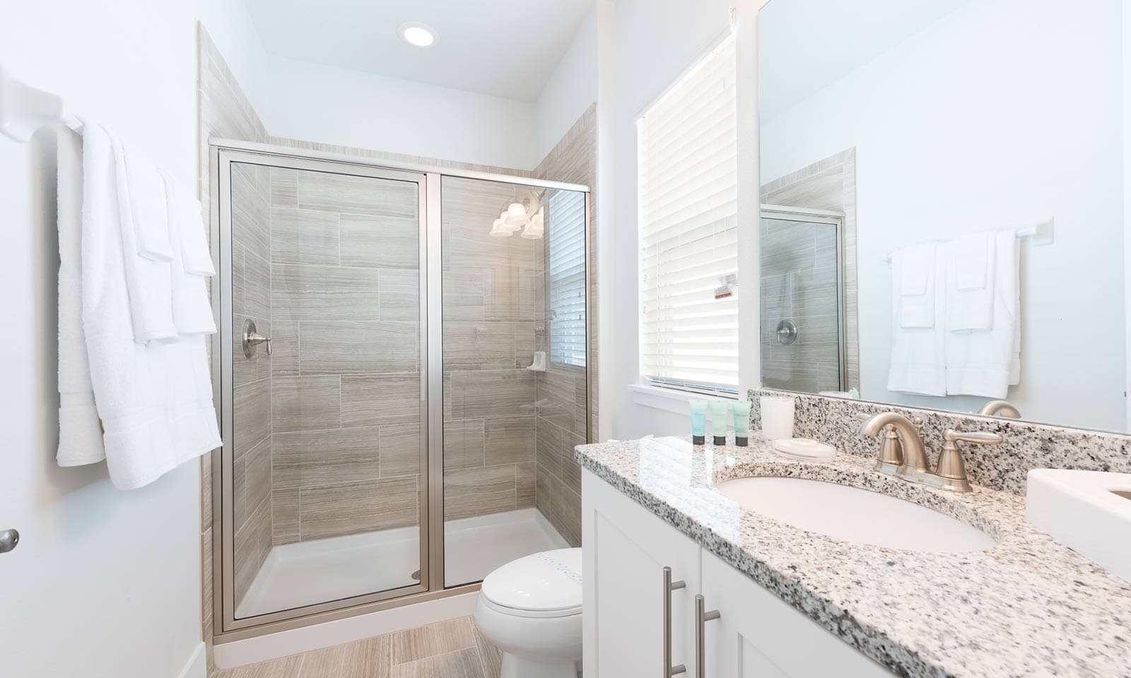 Modern Manse - Image 25