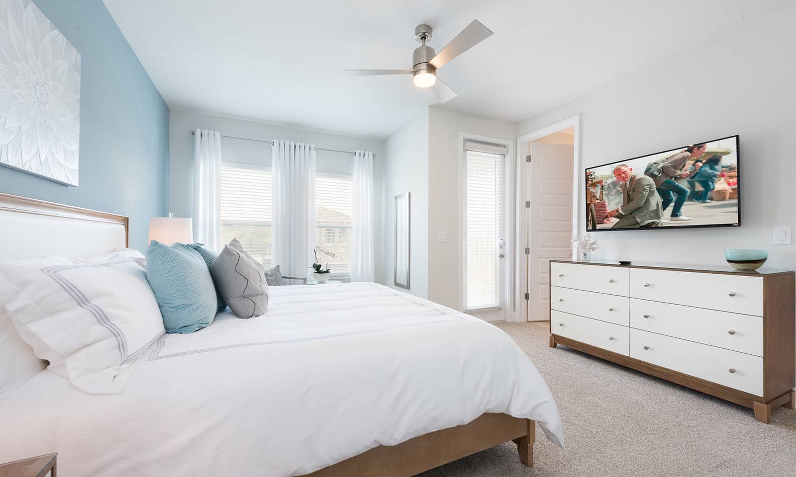 Modern Manse - Image 27