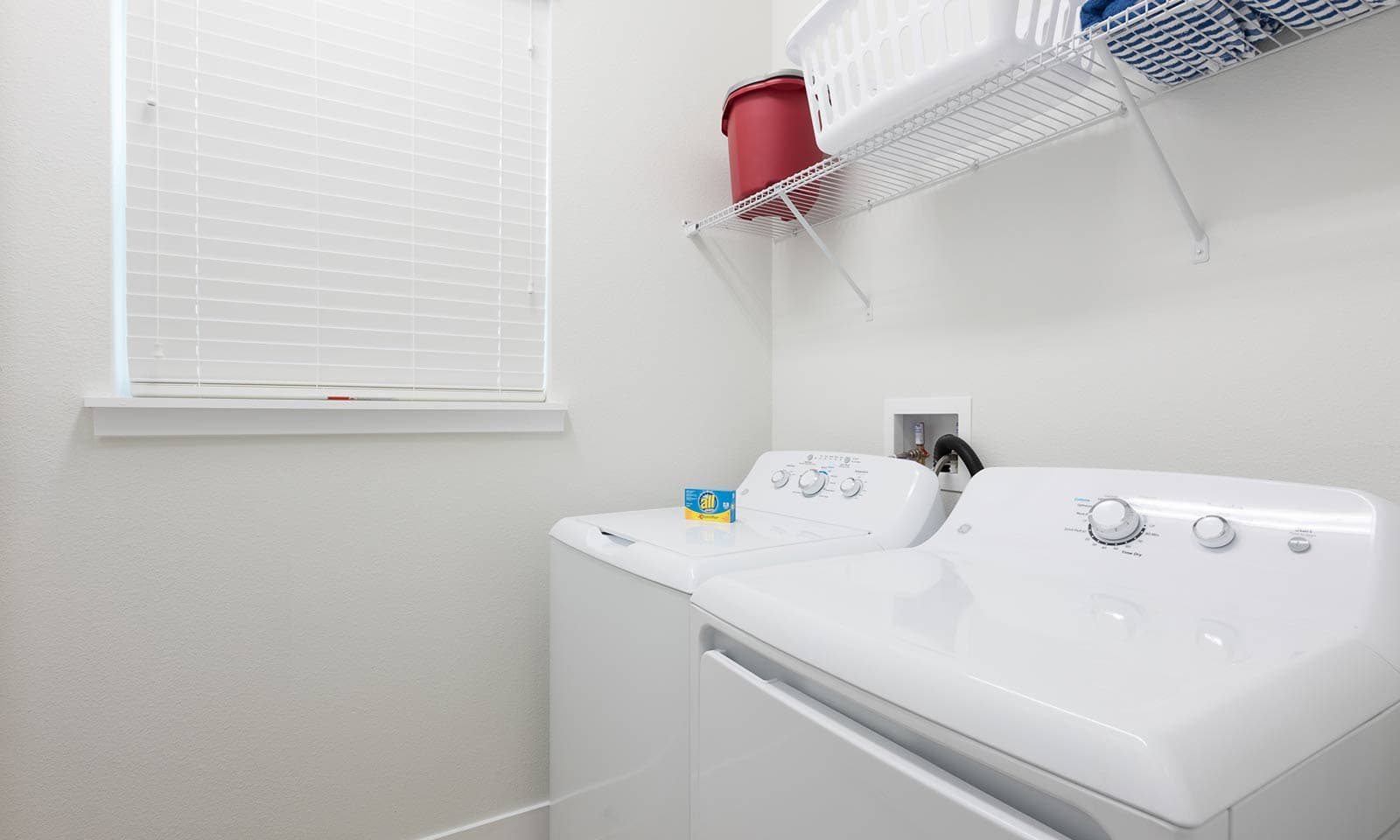 Modern Manse - Image 38