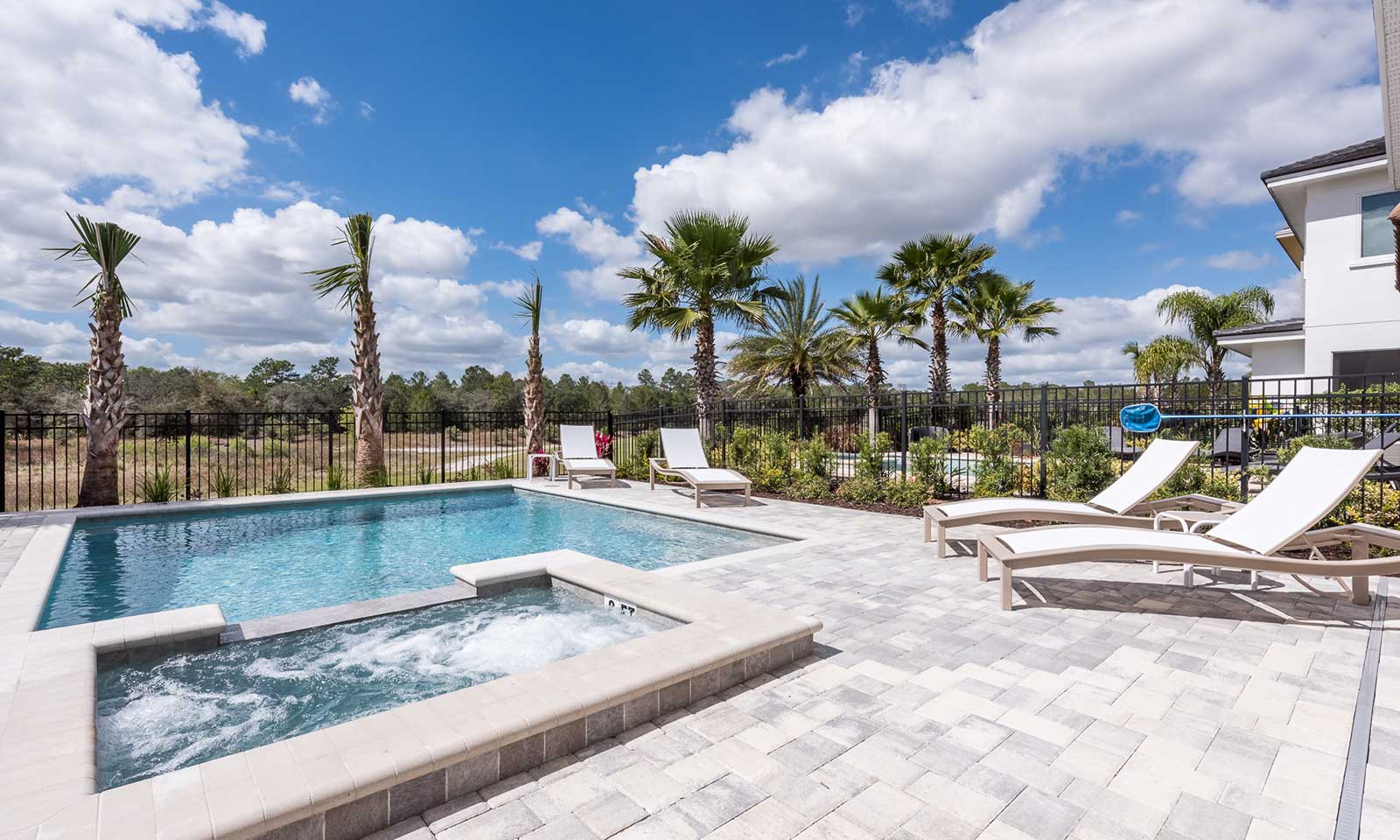 Modern Manse - Image 3