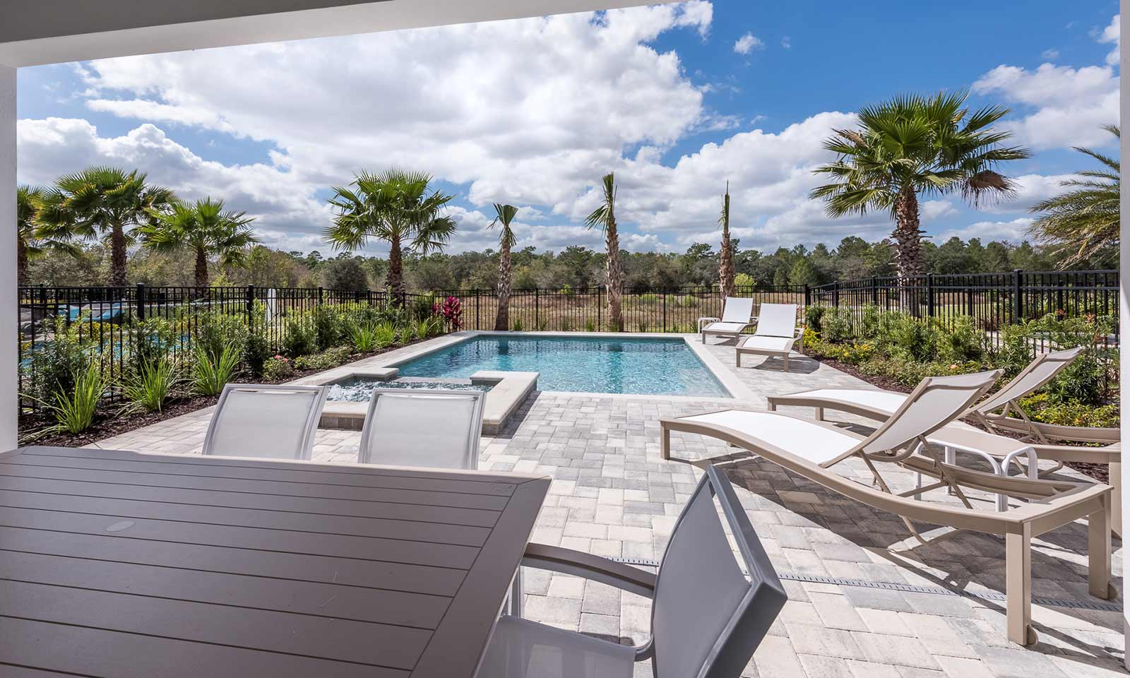 Modern Manse - Image 40