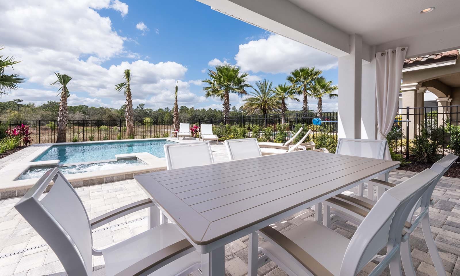 Modern Manse - Image 41