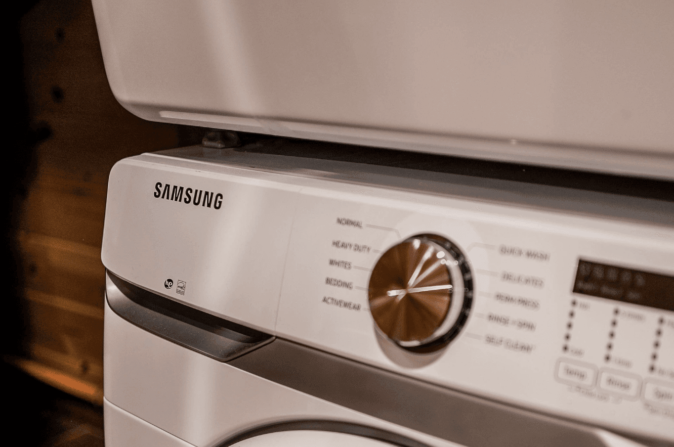 Smokey's Paradise - Image 33