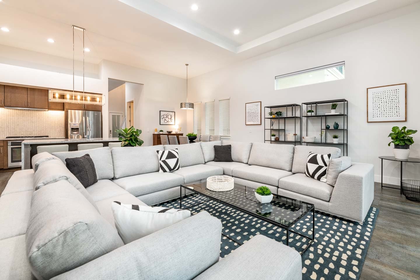 The Marvelously Mod Villa - Image 4