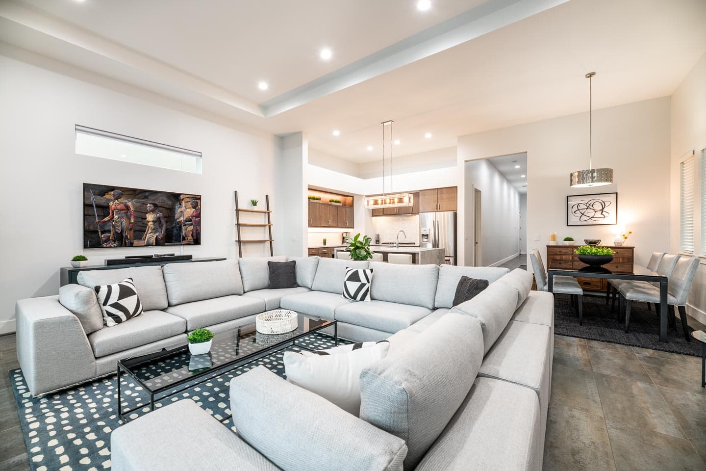 The Marvelously Mod Villa - Image 3