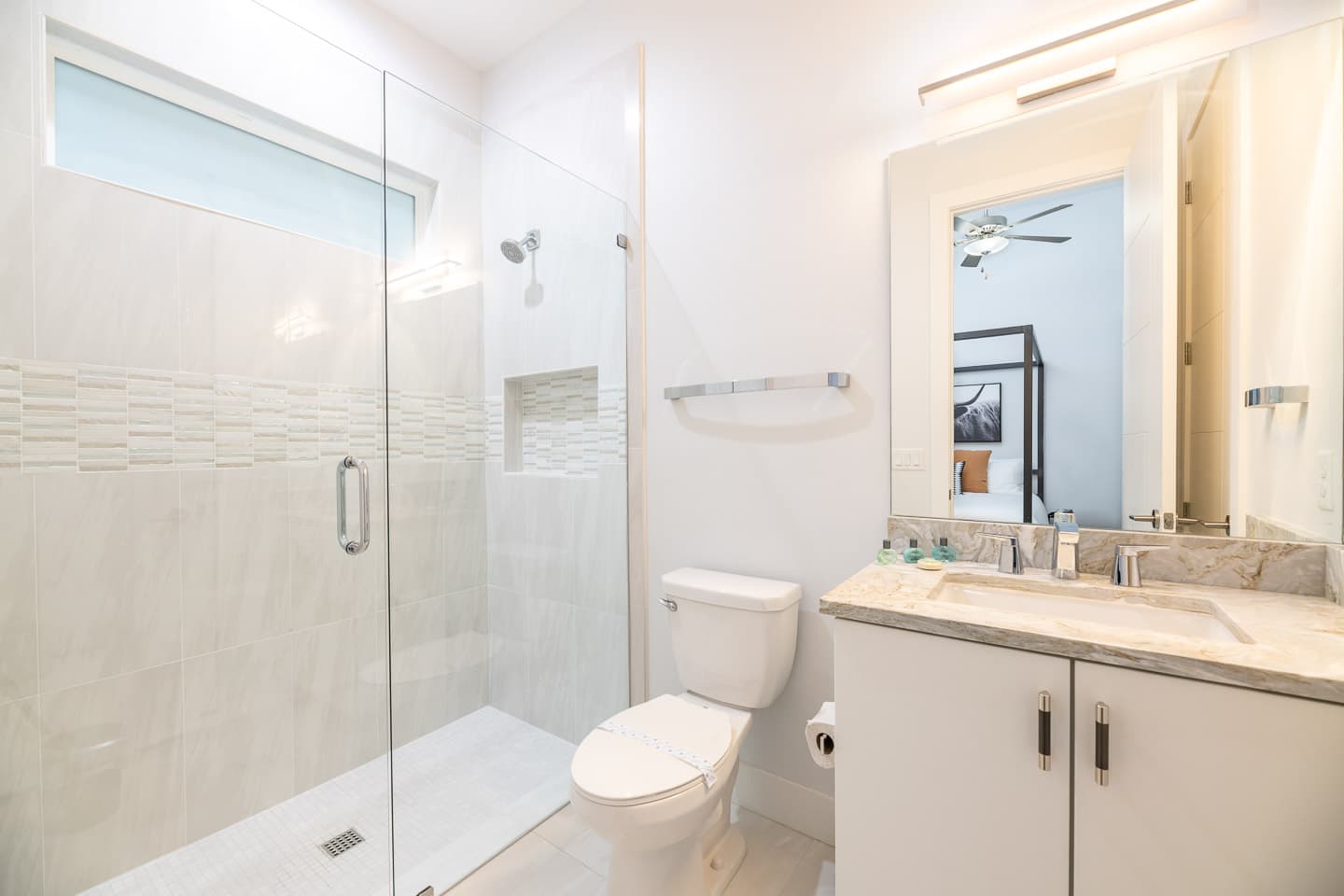 The Marvelously Mod Villa - Image 12