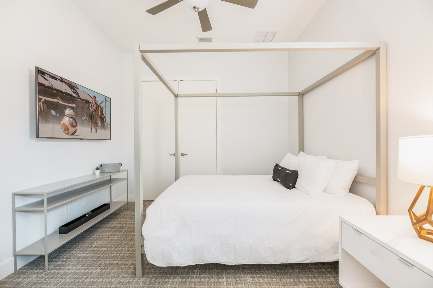 The Marvelously Mod Villa - Image 21