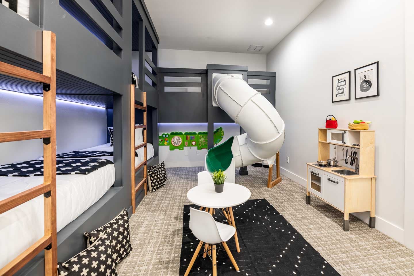 The Marvelously Mod Villa - Image 25