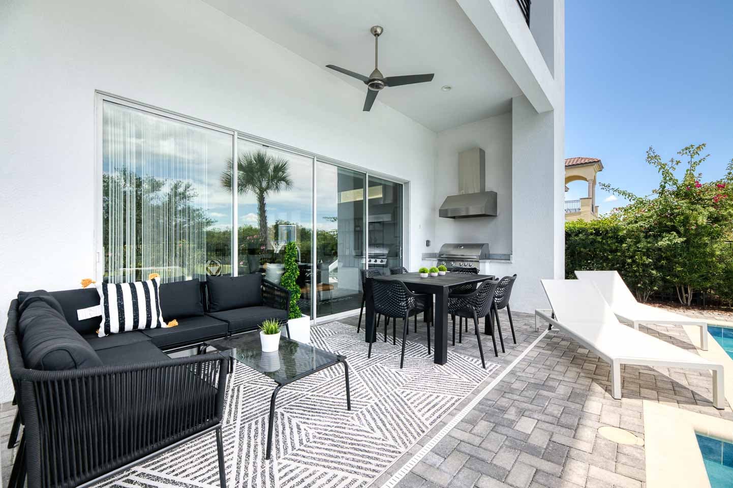 The Marvelously Mod Villa - Image 36