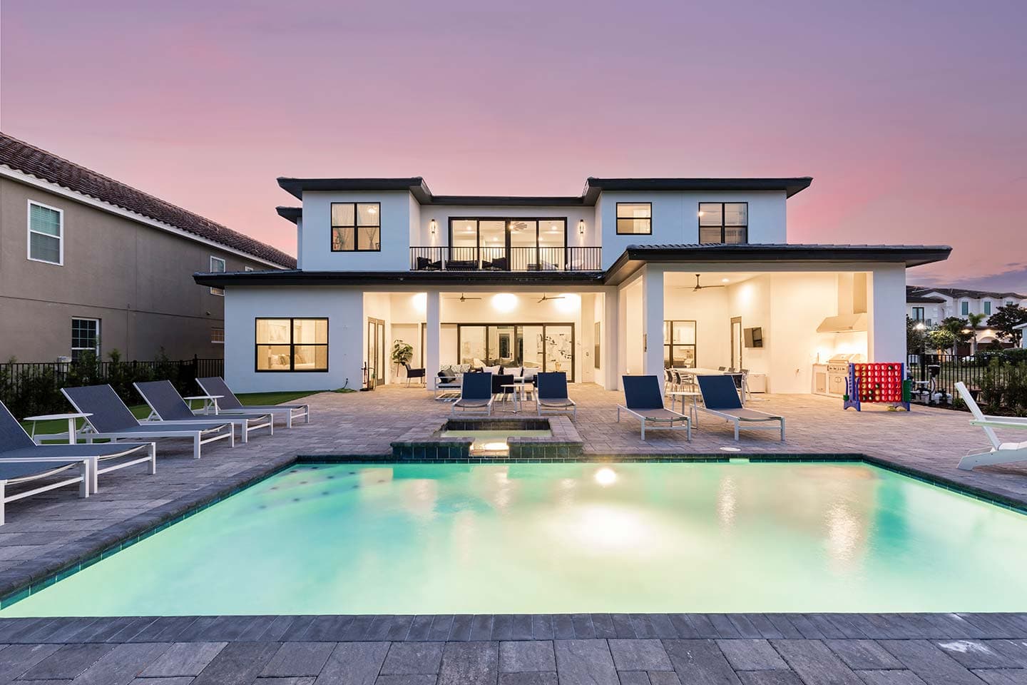 Modern Chic Mansion - Image 2