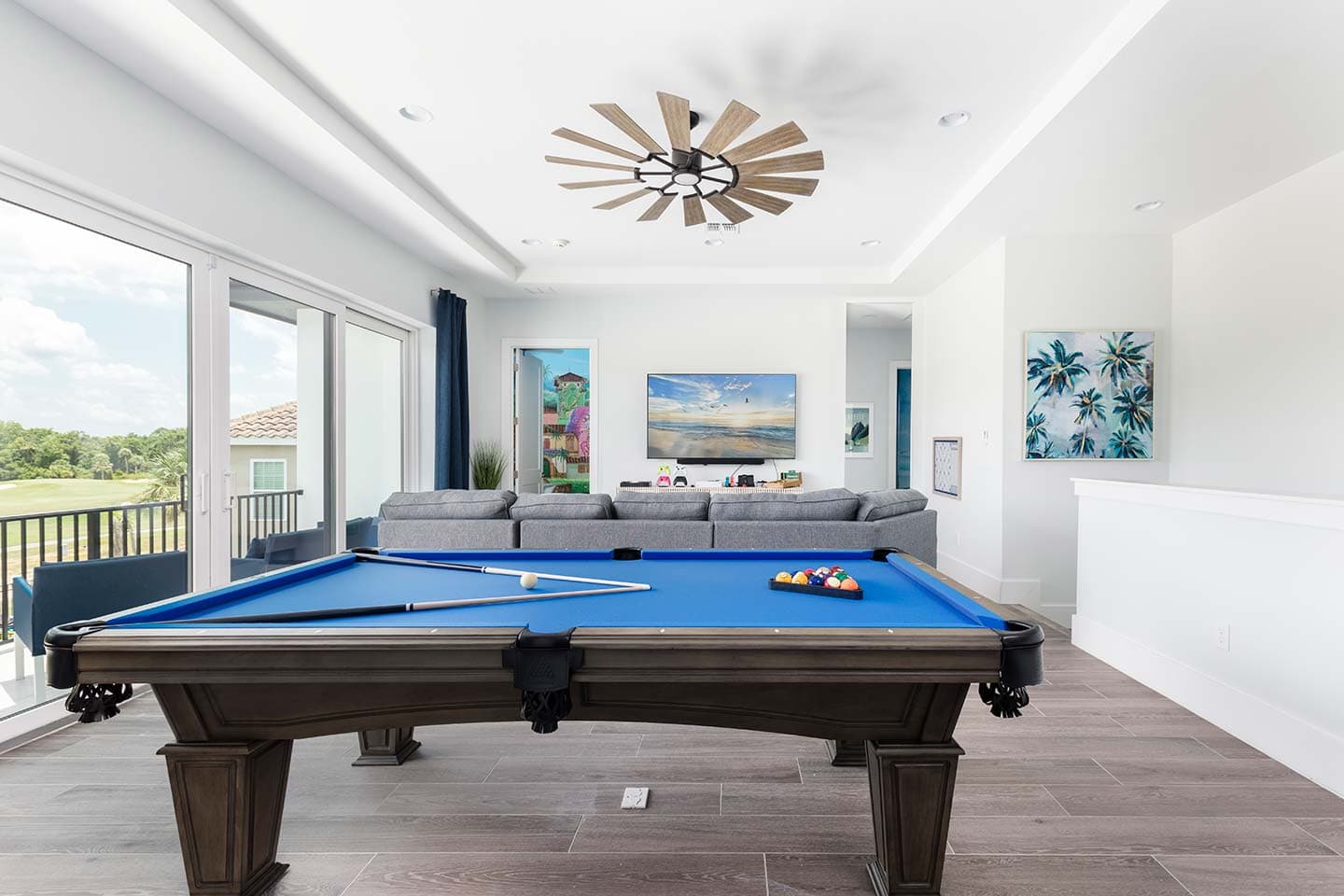 Modern Chic Mansion - Image 7