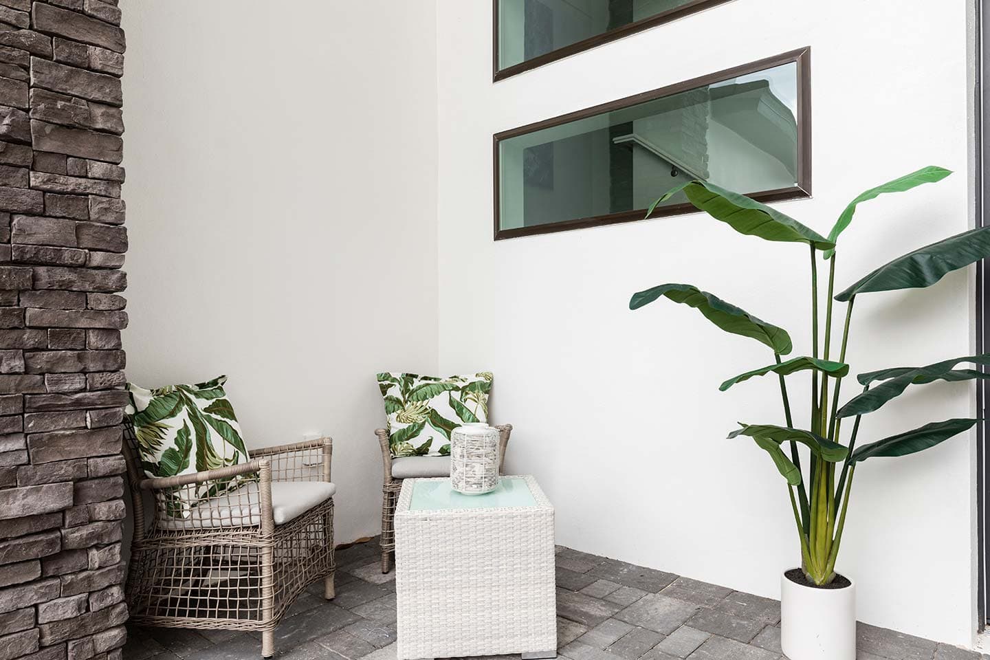 Modern Chic Mansion - Image 12