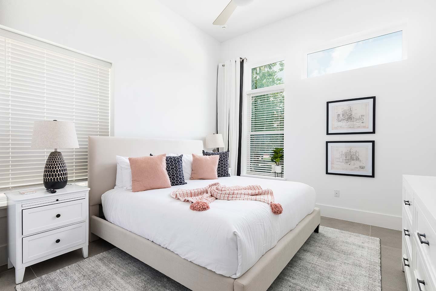 Modern Chic Mansion - Image 20