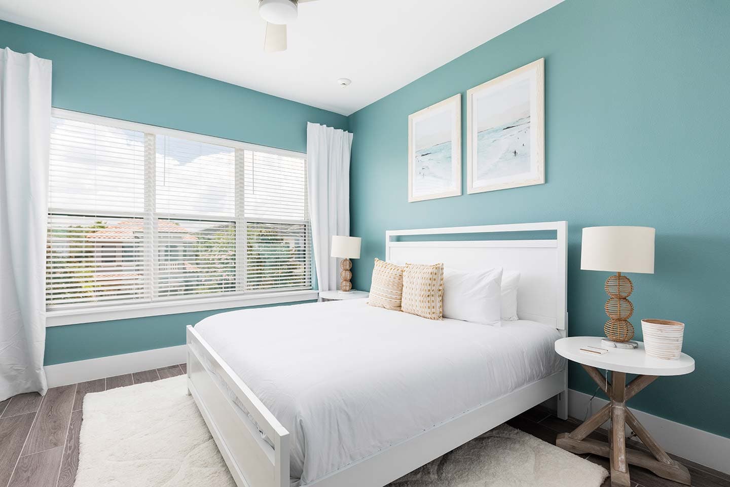 Modern Chic Mansion - Image 29