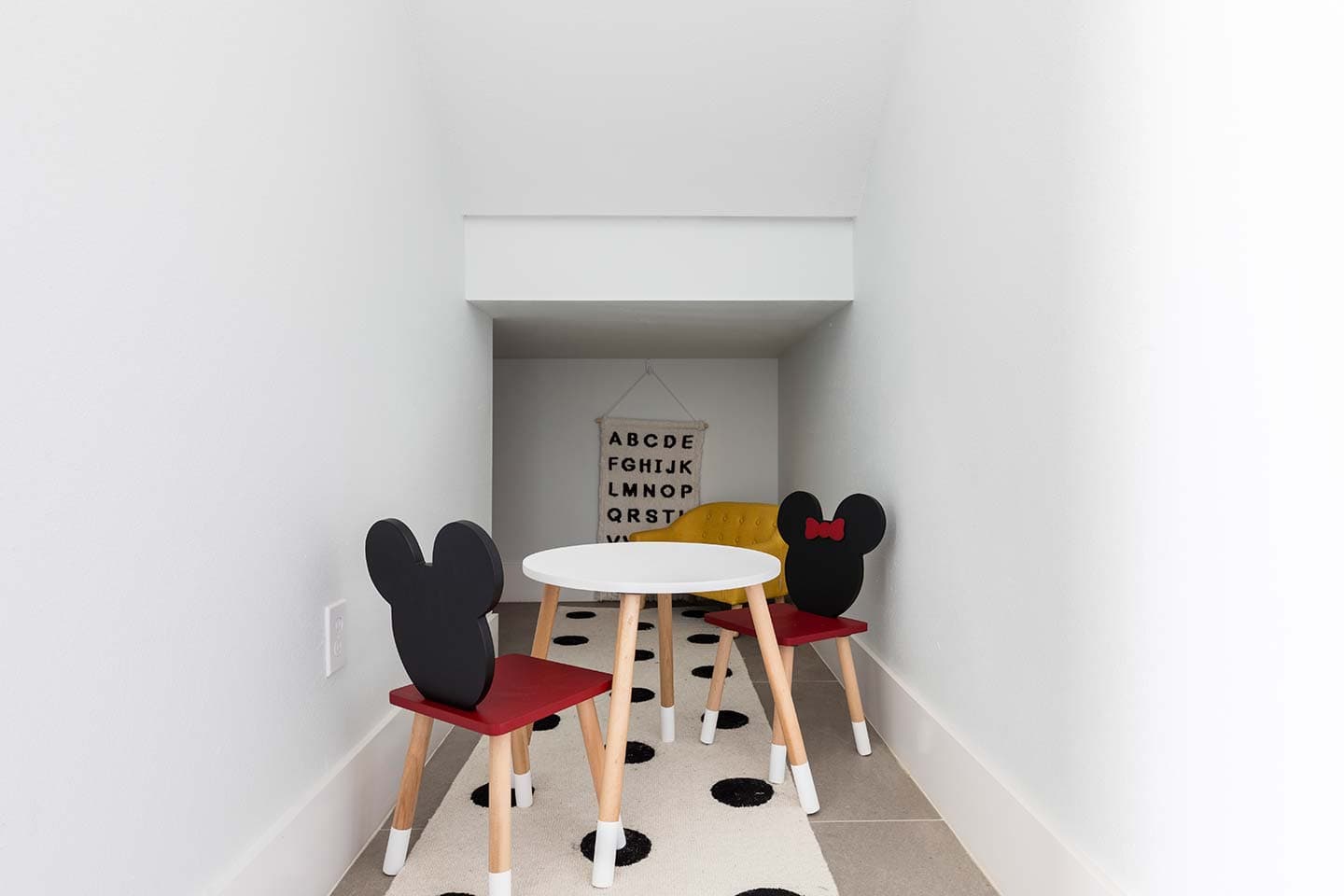 Modern Chic Mansion - Image 37