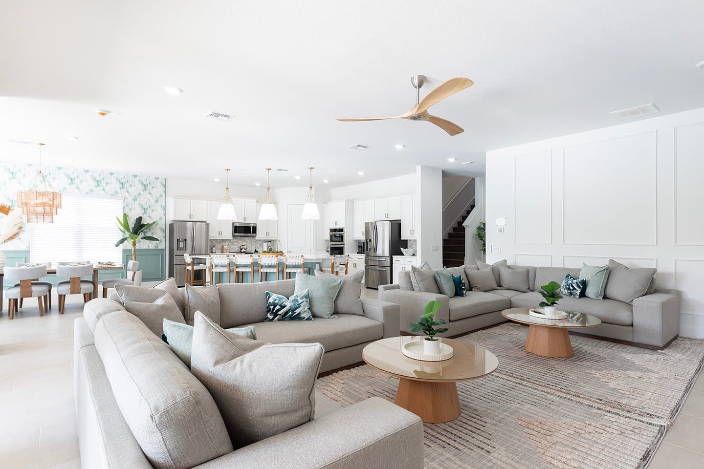 The Glamorous Getaway - Image 1