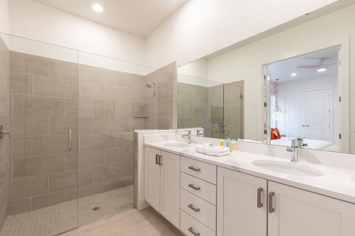 The Glamorous Getaway - Image 12