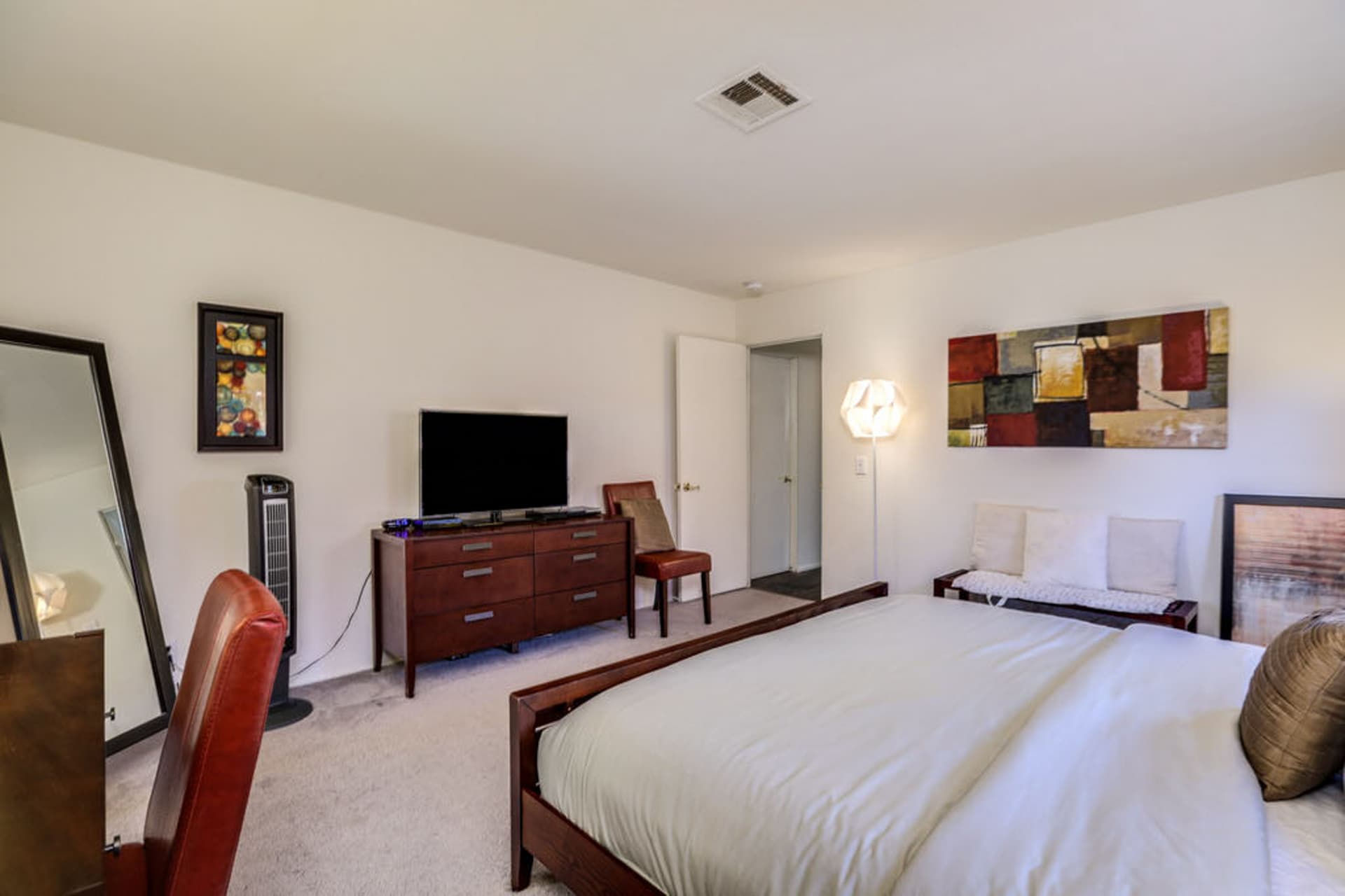 Poolside Terrace - Image 14