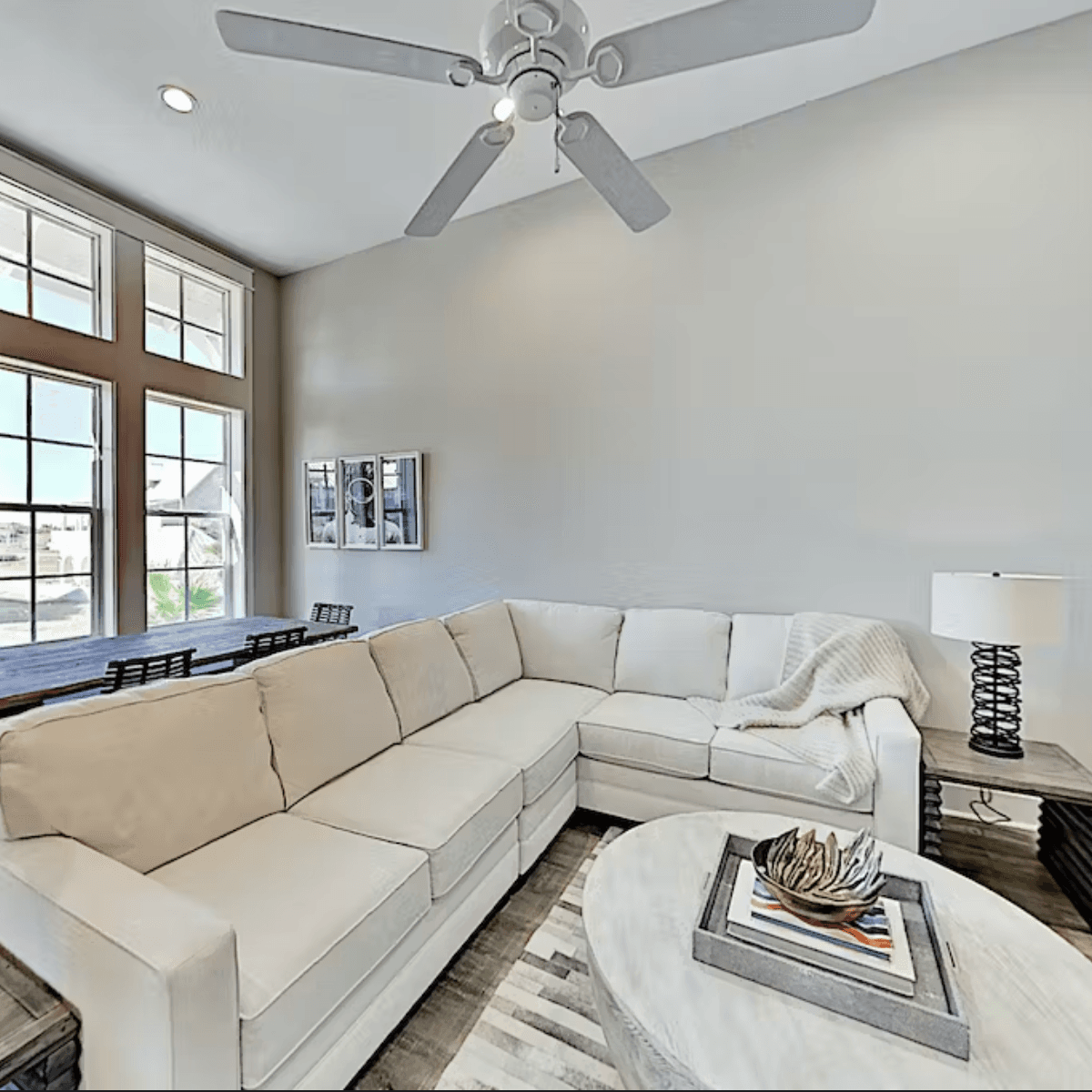 Sleek Beach Home - Image 1