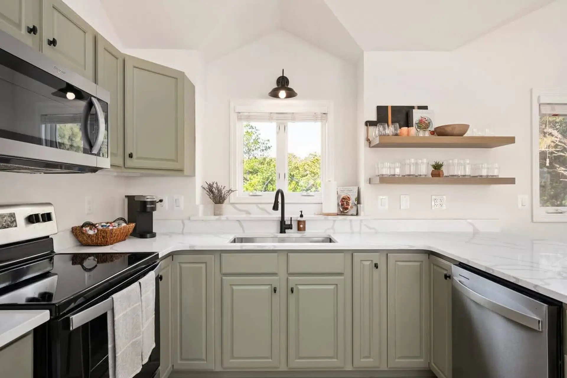 Yellow Lotus - Image 10