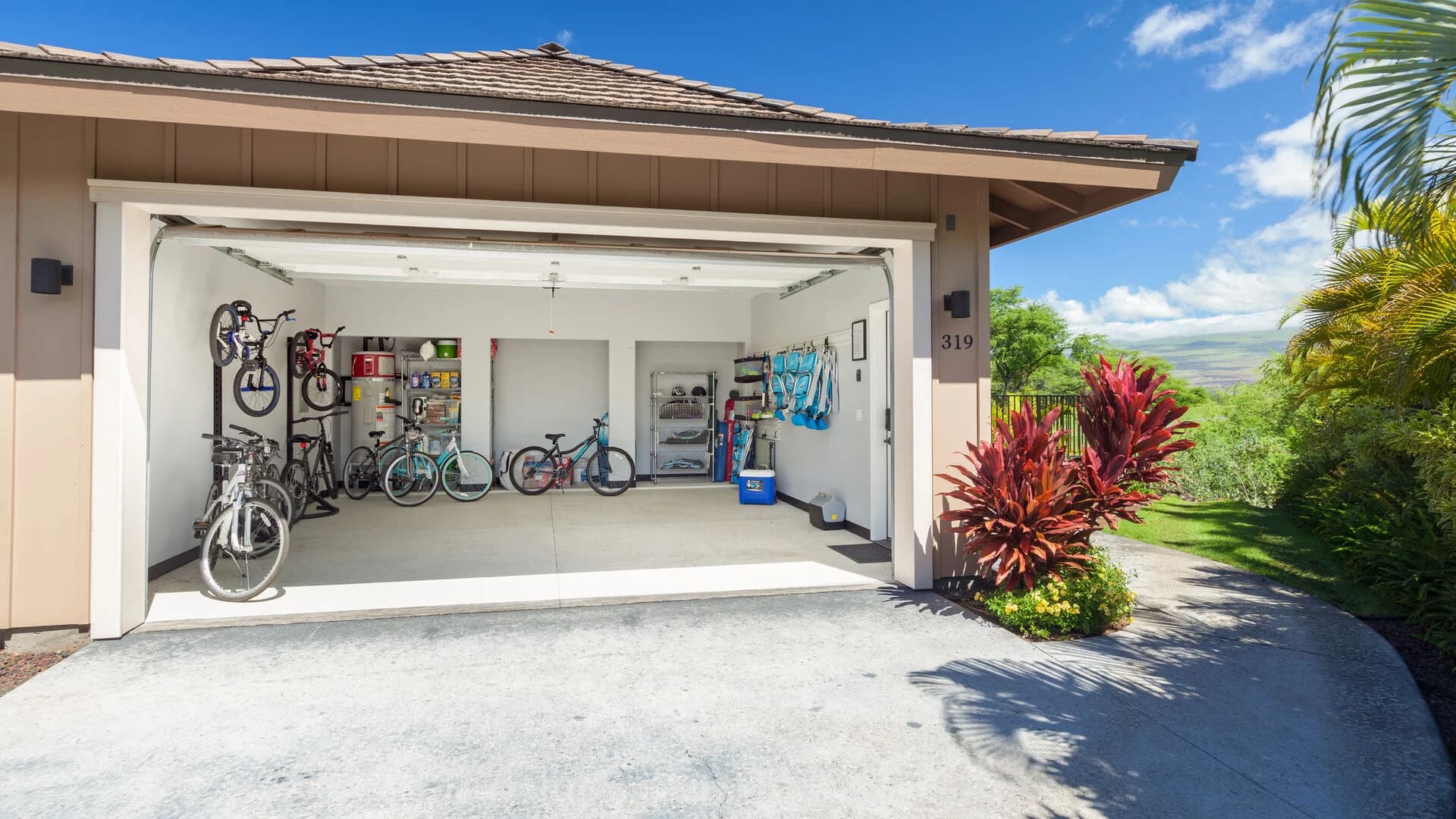 Sea Glass House - Image 32