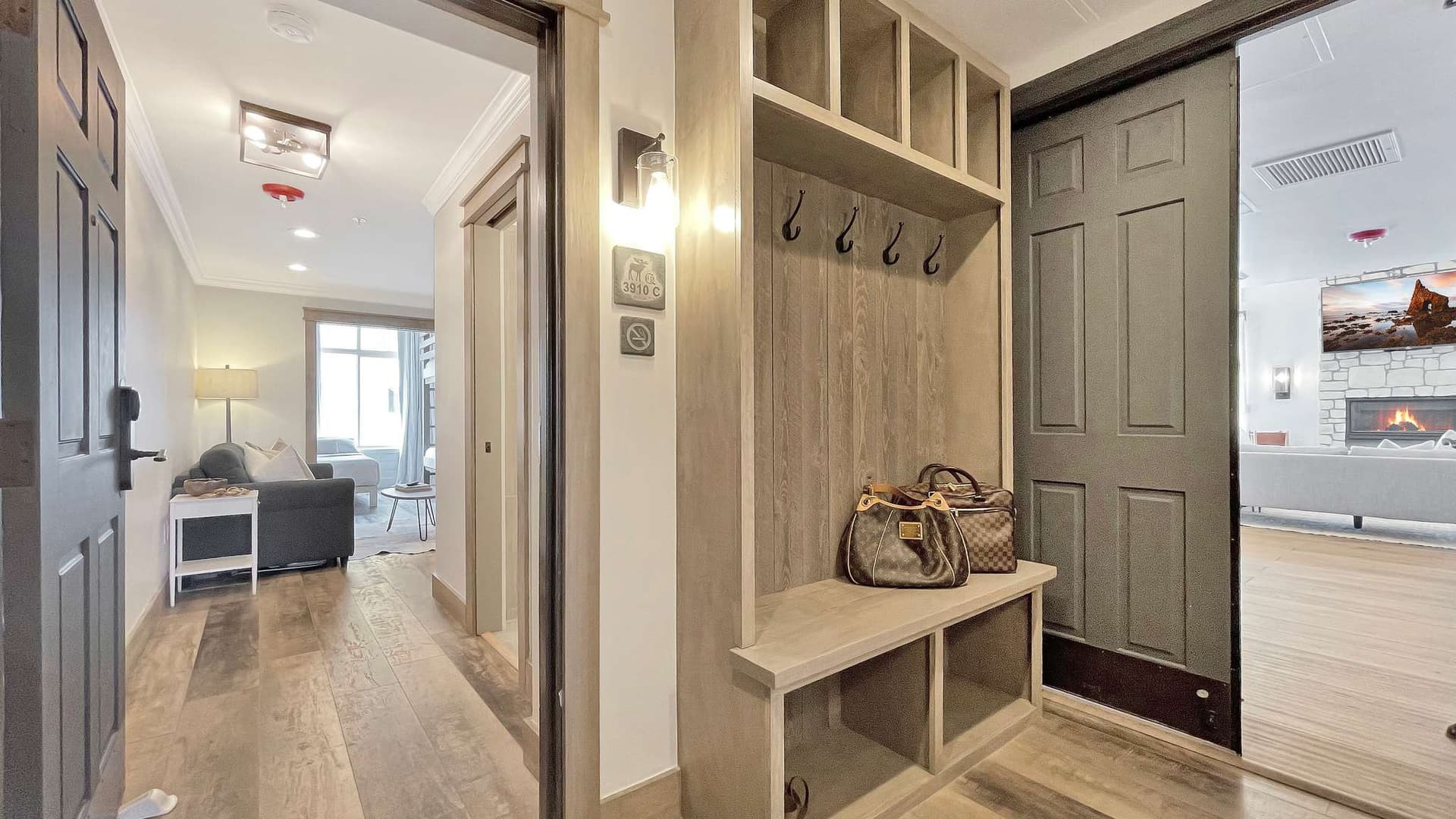 Sneaux Shack - Image 37