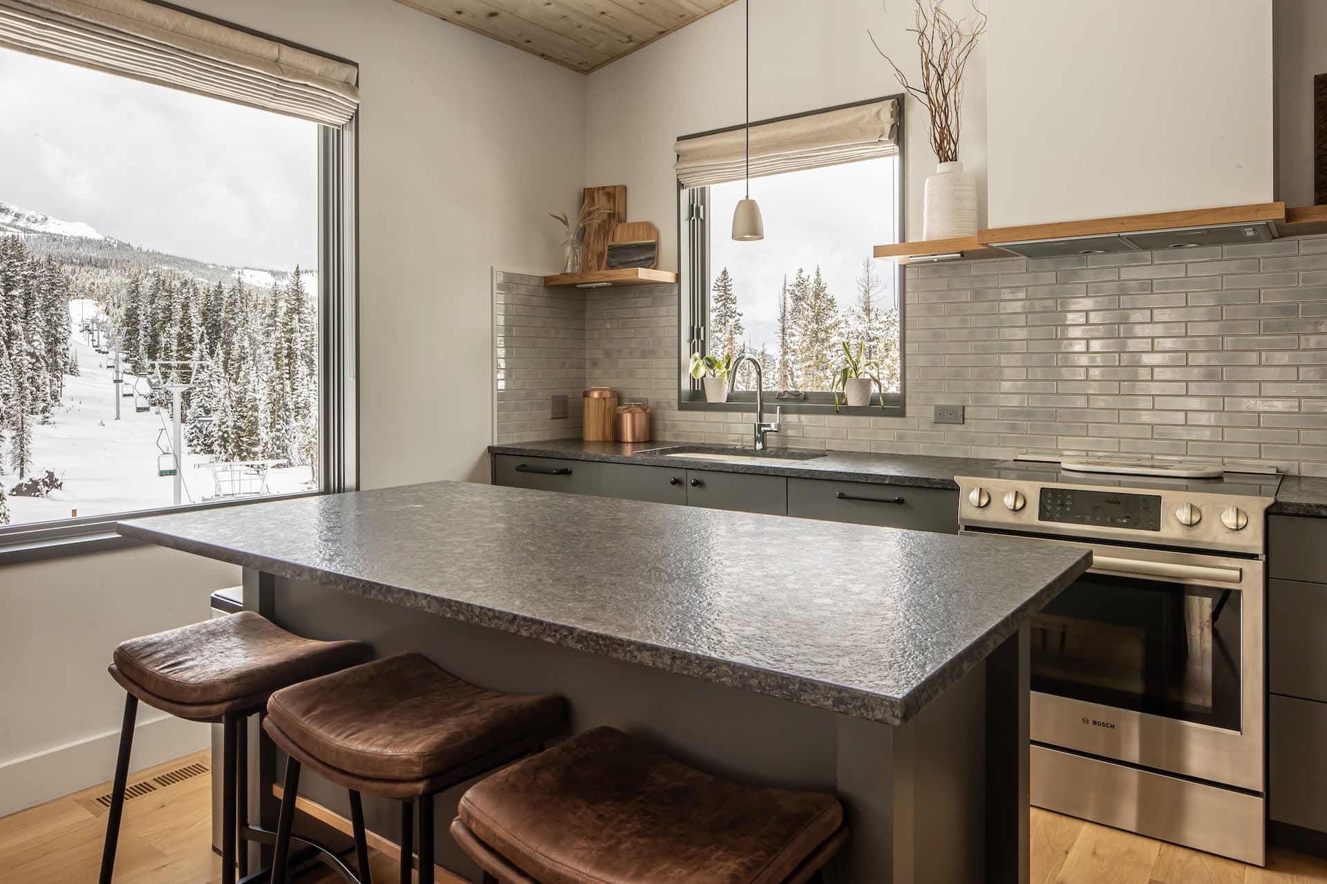 Lake Cabin #20 - Image 6