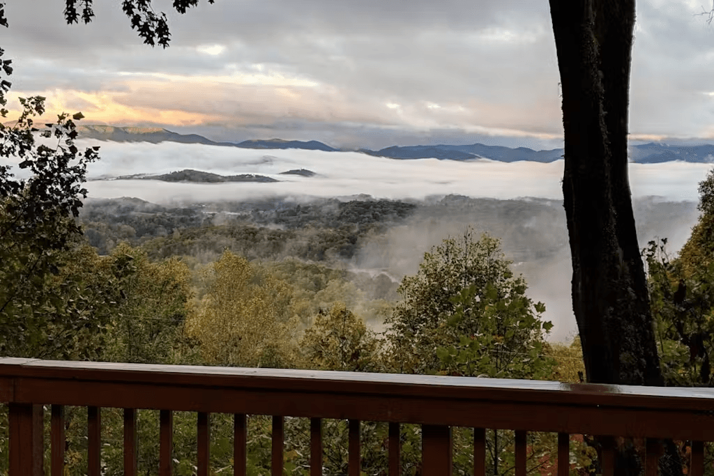 Black Bear Cabin - Image 4