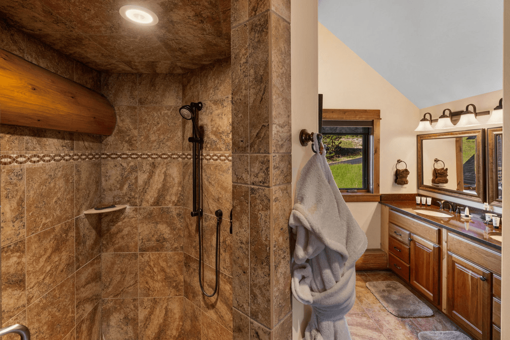 Timberline Lodge - Image 27