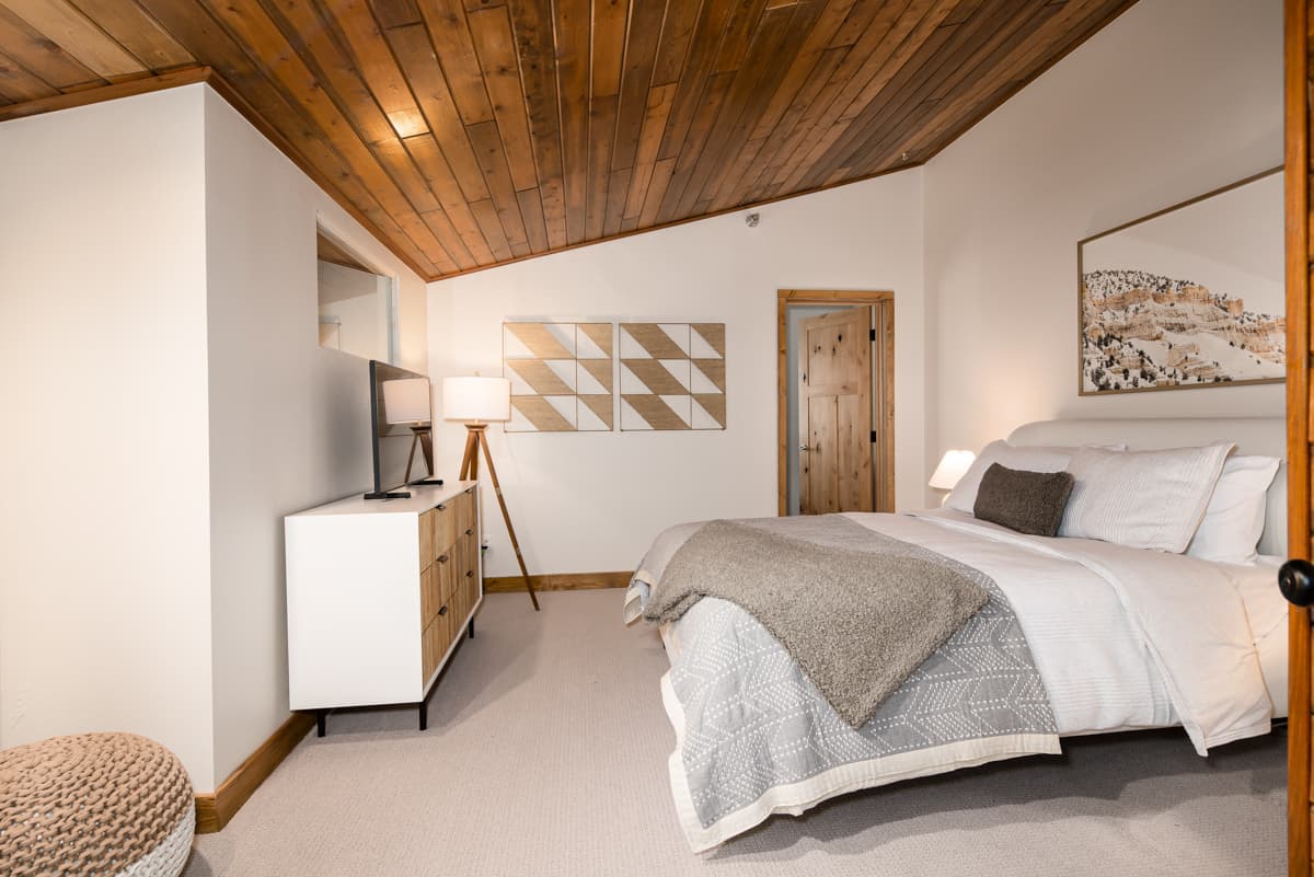 Skycrest Penthouse #1733 - Image 18