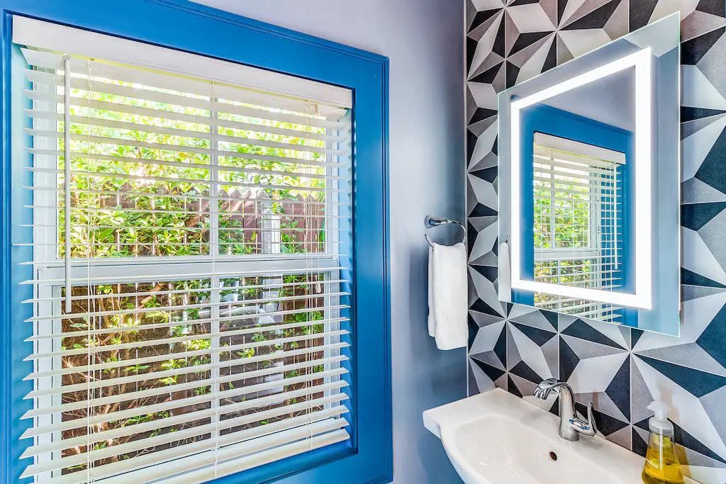 Tropical Vibes - Image 27