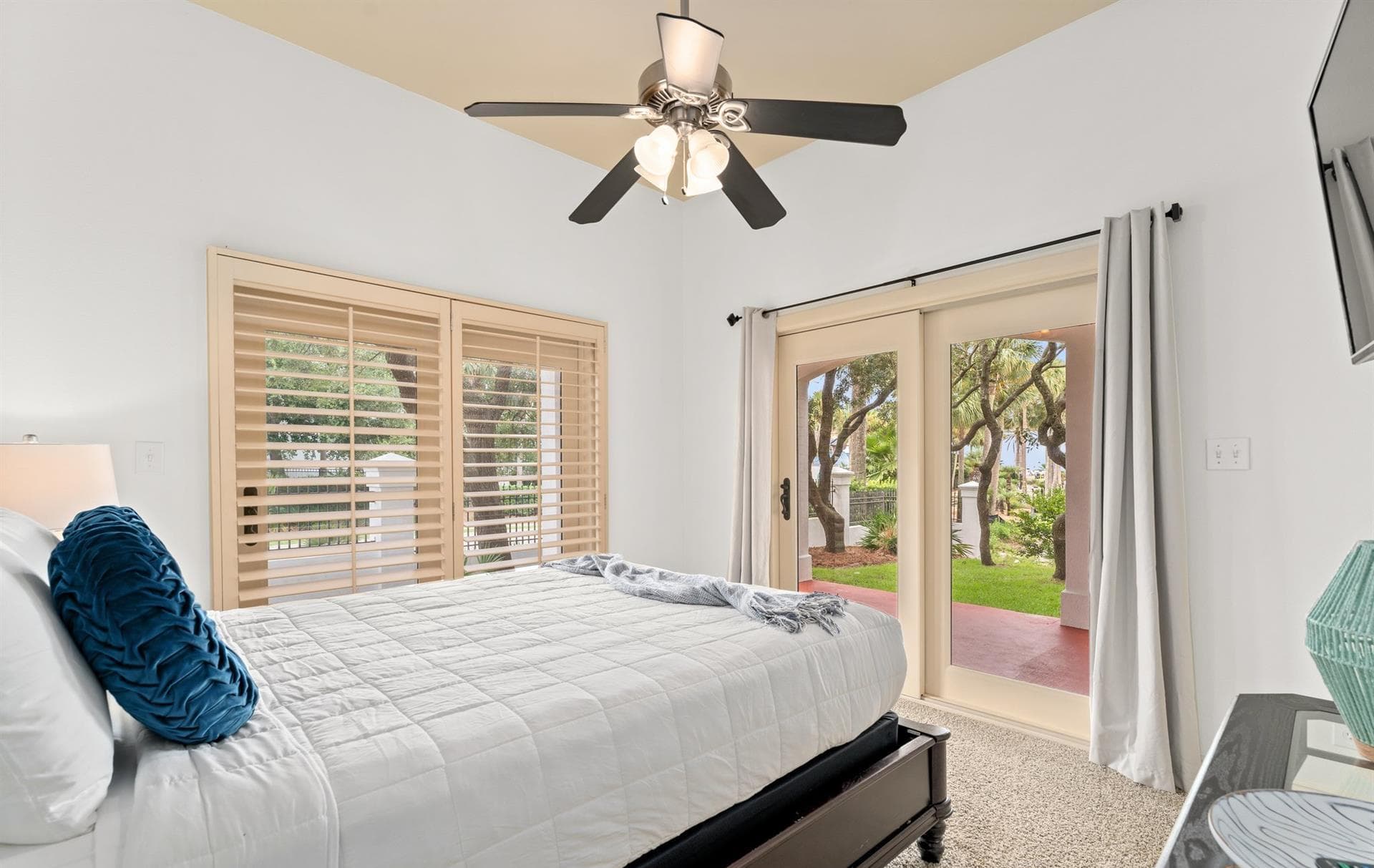 Paradise Isle - Image 23