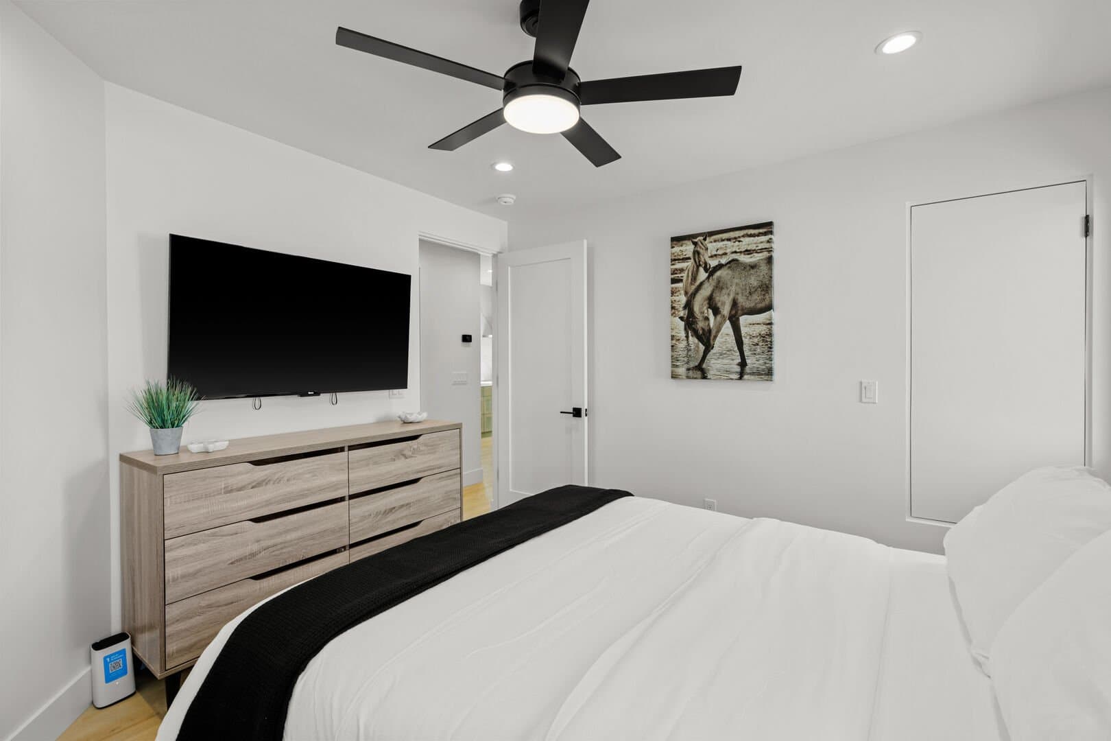 Modern Beach Vibes (Upper) - Image 17