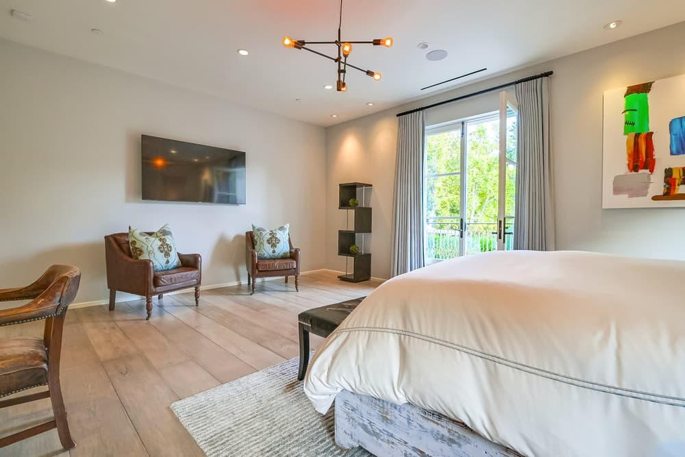 Chateau Serra Malibu - Image 35